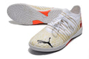 Chuteira Futsal Puma Future Z 1.3 IC Branca e Rosa "Liberty"
